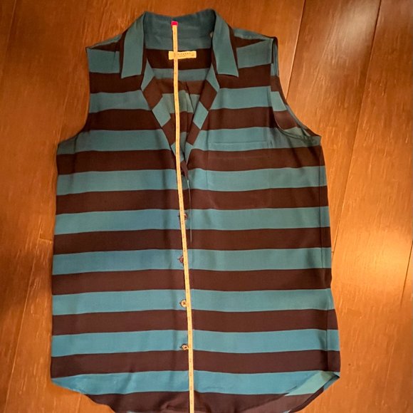 Equipment Silk Sleeveless Blue Top - Picture 10 of 16